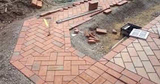 Укладка тротуарной плитки в Дзержинском в октябре